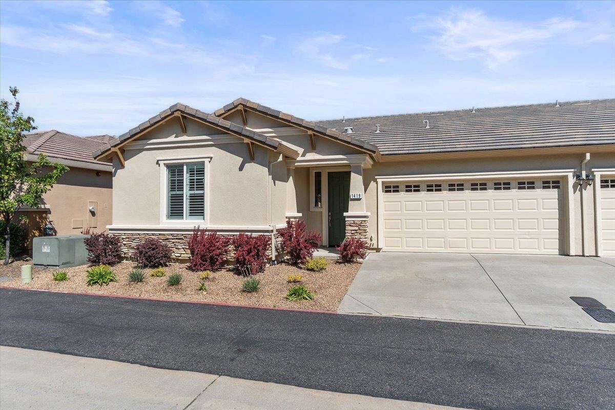 Property Photo:  1419 Cypress Lane  CA 95667 