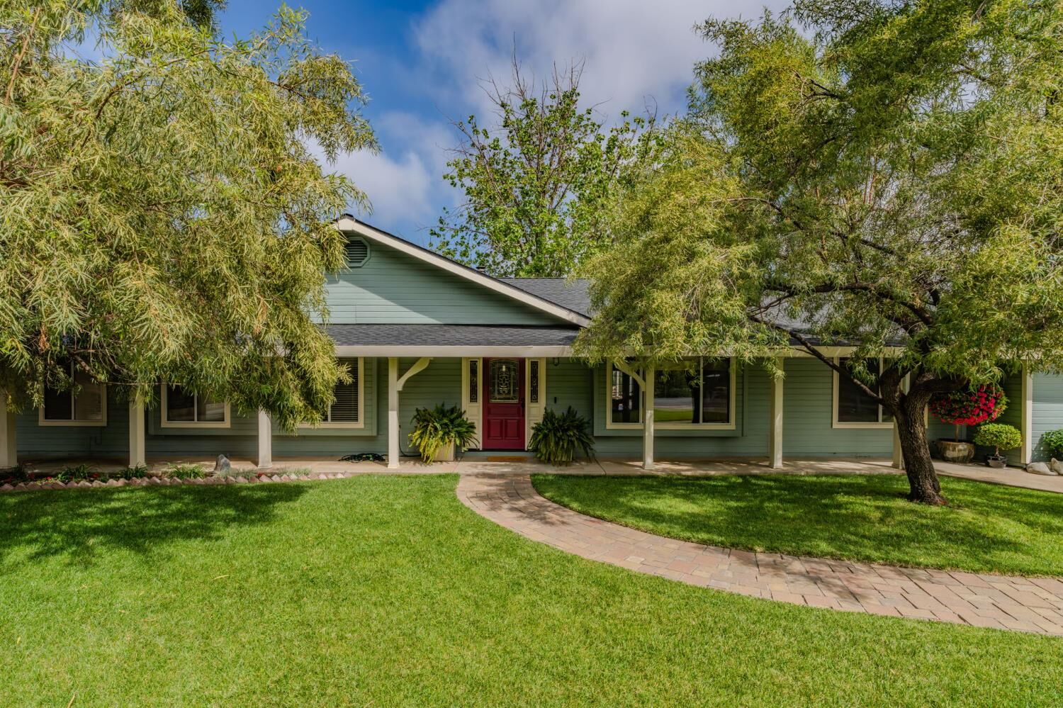 Property Photo: 6364 Baldwin Street CA 95252