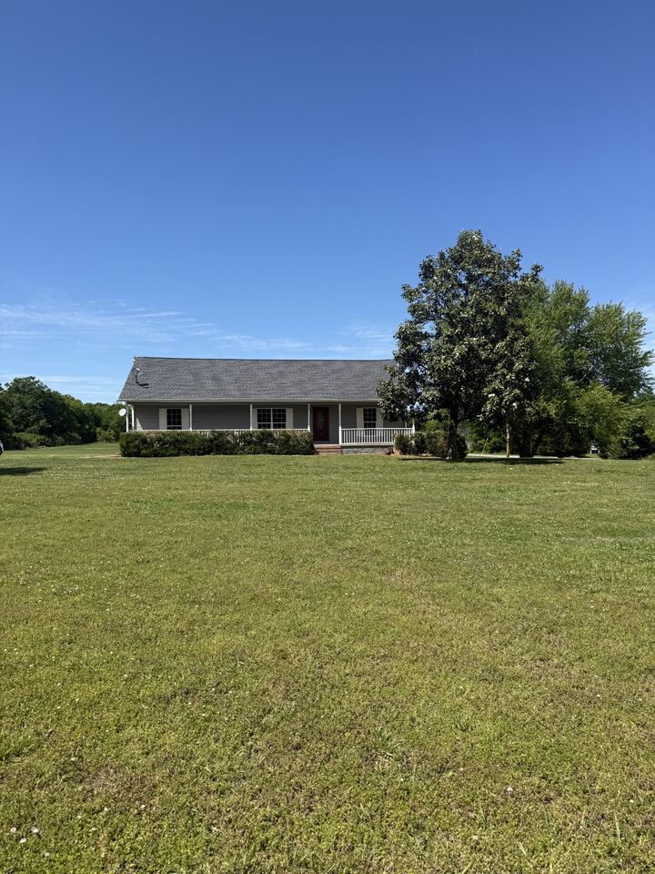 Property Photo:  126 Simmons Ln  TN 37160 