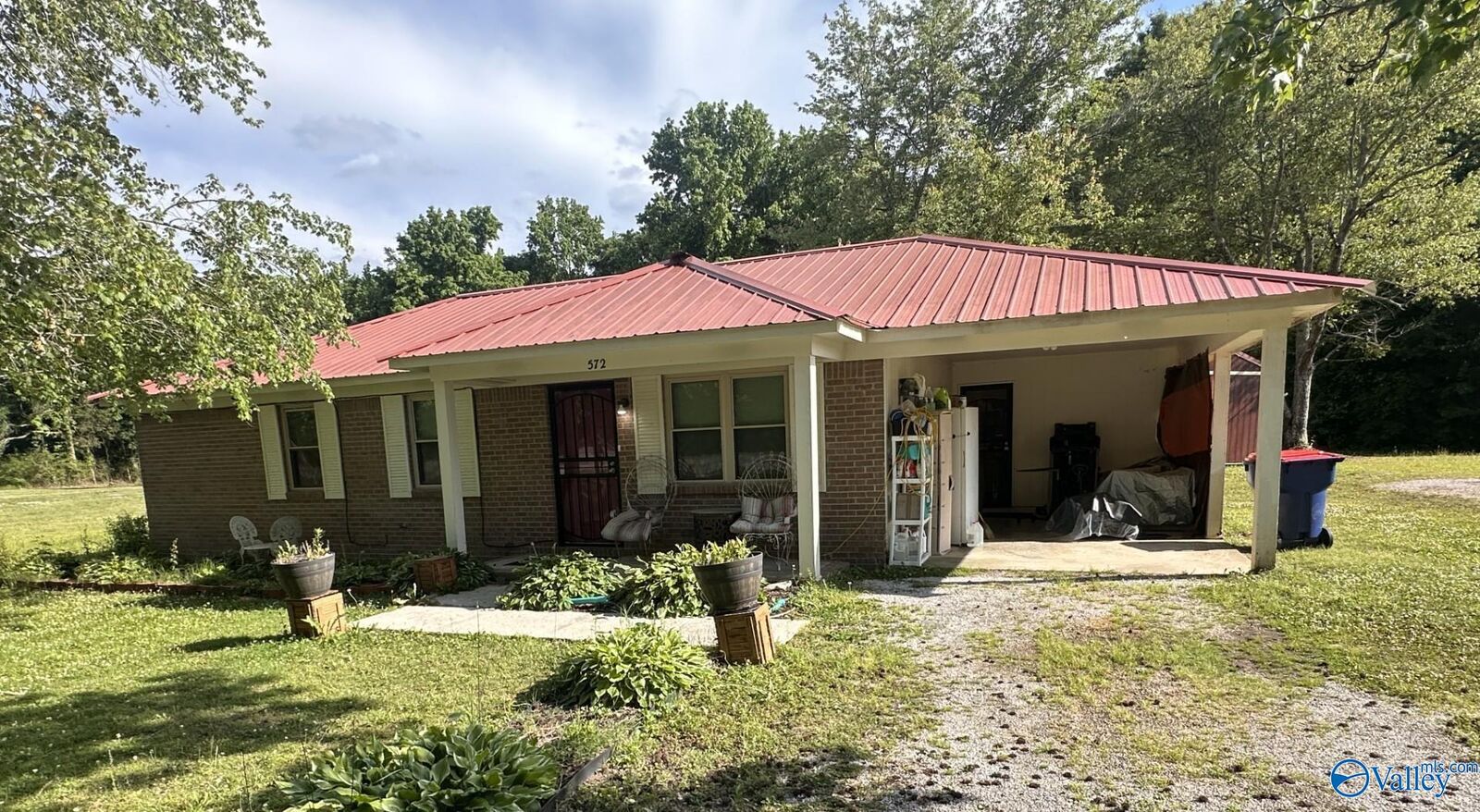 Property Photo:  572 Jefferson Street  AL 35618 