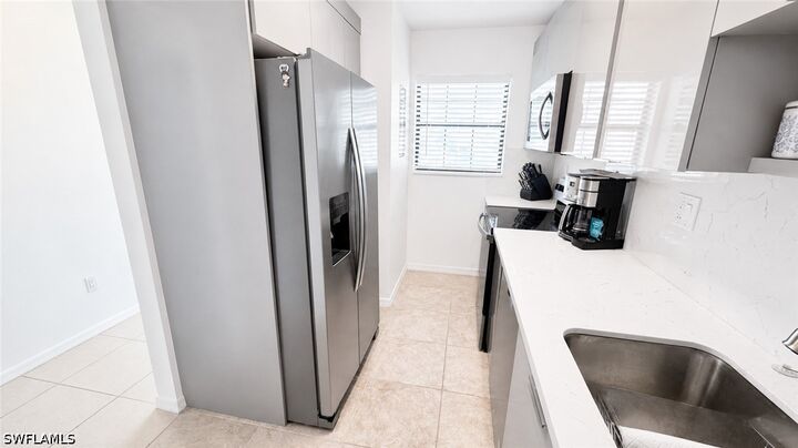 Property Photo:  