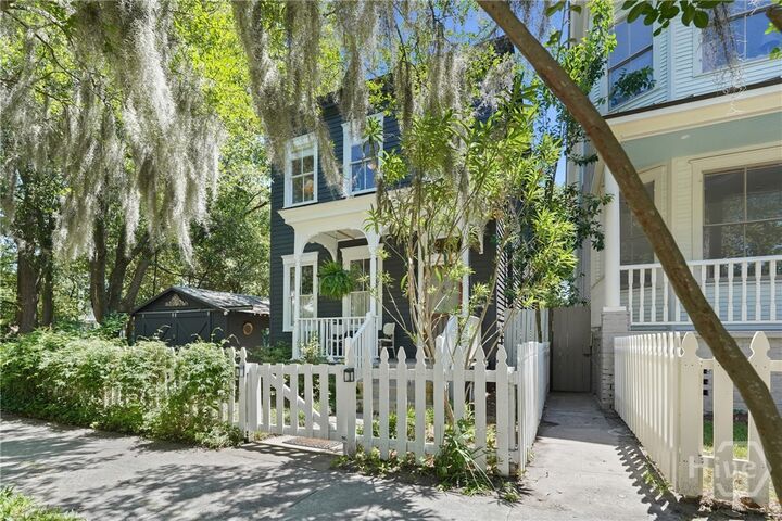 Property Photo: 205 E 39th Street GA 31401