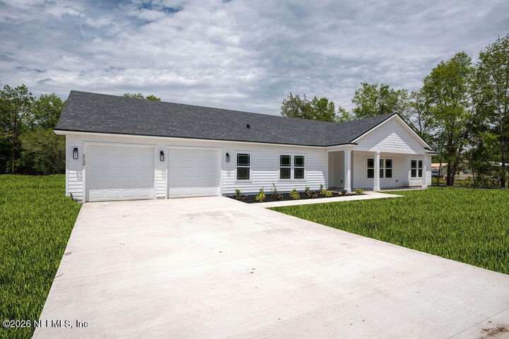 Property Photo:  20 Yucca Street  FL 32068 