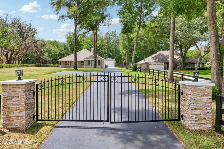 Property Photo:  720 Arthur Moore Drive  FL 32043 
