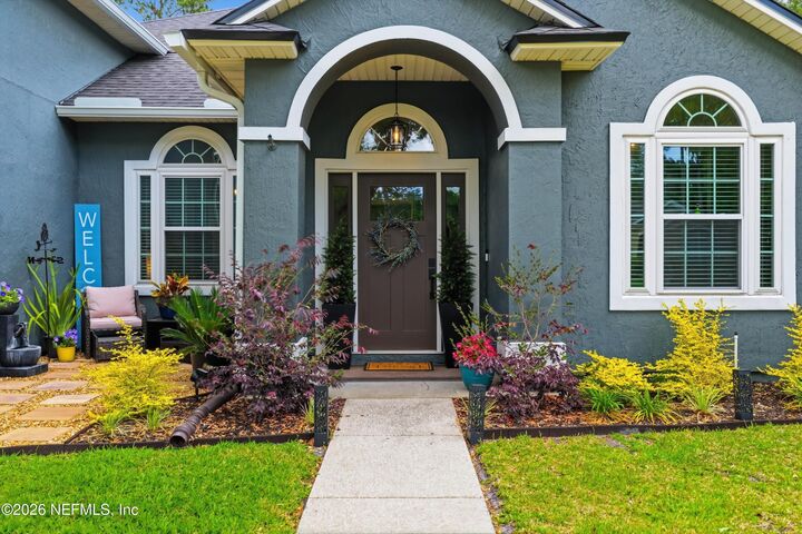 Property Photo: 808 Cumberland Court W FL 32259