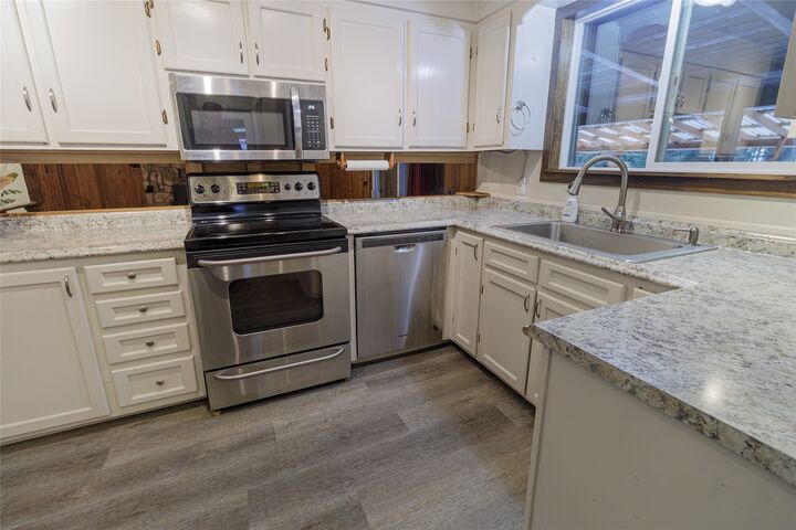 Property Photo:  32686 Snyder Hill Lane  MT 59864 