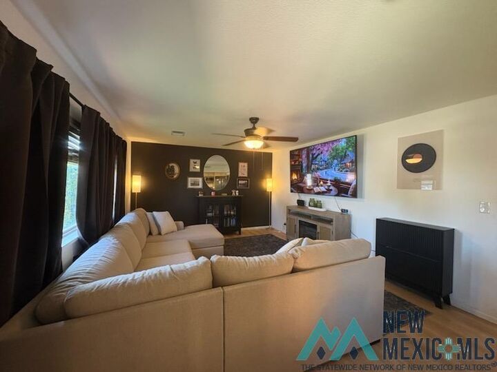 Property Photo: 1306 W Dallas Avenue NM 88210