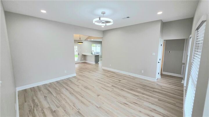 Property Photo: 1401 Drake Lane LA 70053