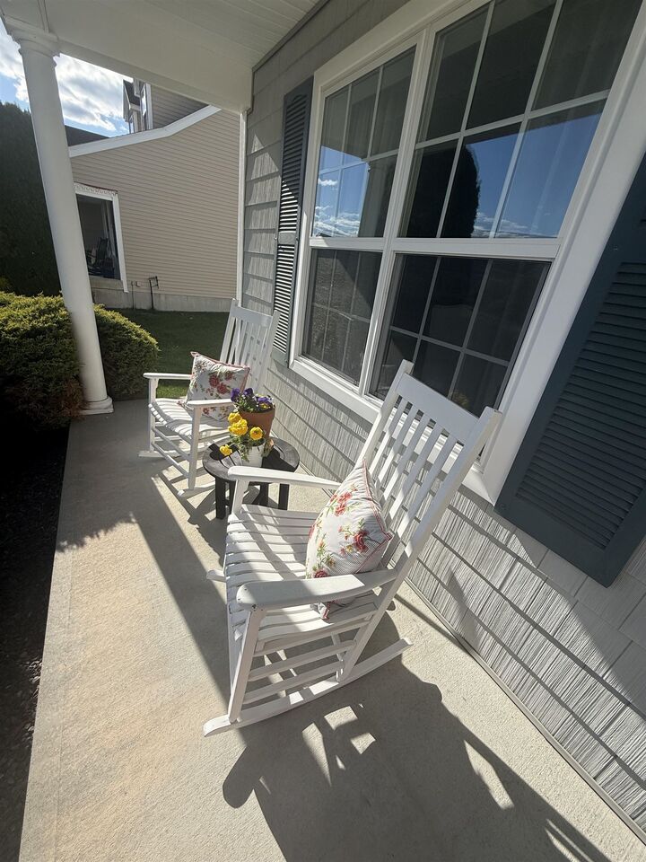 Property Photo:  6 Misty Meadow Road  NH 03087 