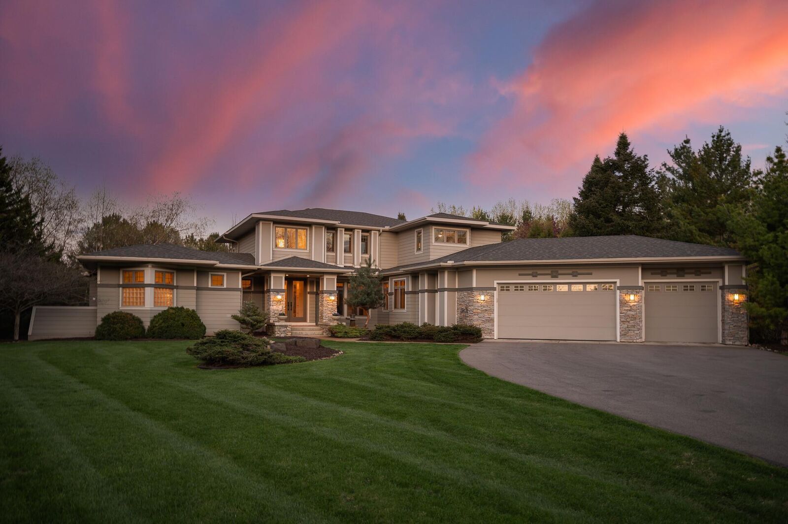 Property Photo:  1 Windy Hill Court  MN 55077 