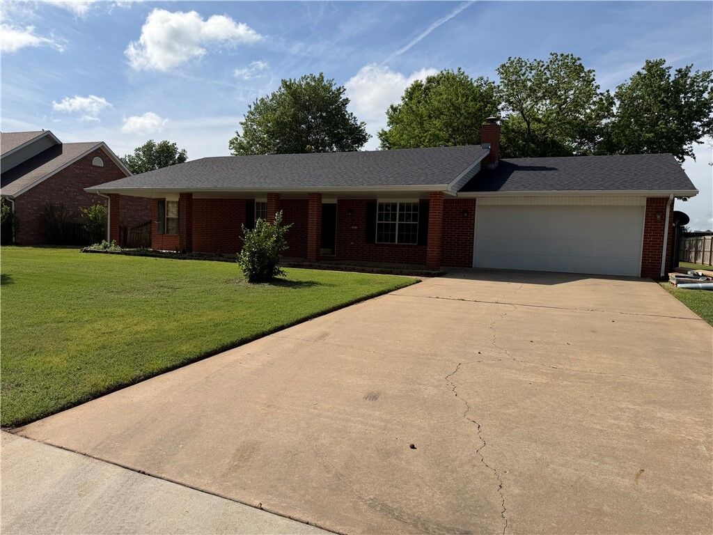 Property Photo:  201 Countryside Drive  AR 72730 