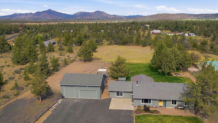 Property Photo: 5900 NW 59th Street OR 97756