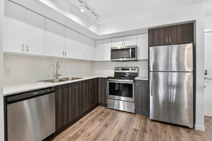 Photo de la propriété:  725 Academy Way 222  BC V1V 3A4 