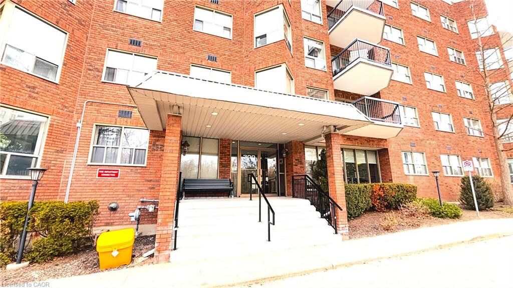 Property Photo:  300 Keats Way 207  ON N2L 6E6 
