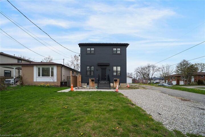 Property Photo: 781 Oliva Street ON L1W 2V9