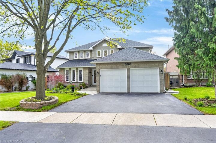 Property Photo:  3086 Swansea Drive  ON L6L 6H6 
