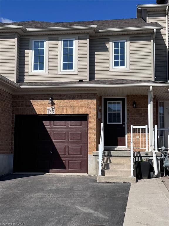 Property Photo:  135 Donnenwerth Drive  ON N2E 4C8 