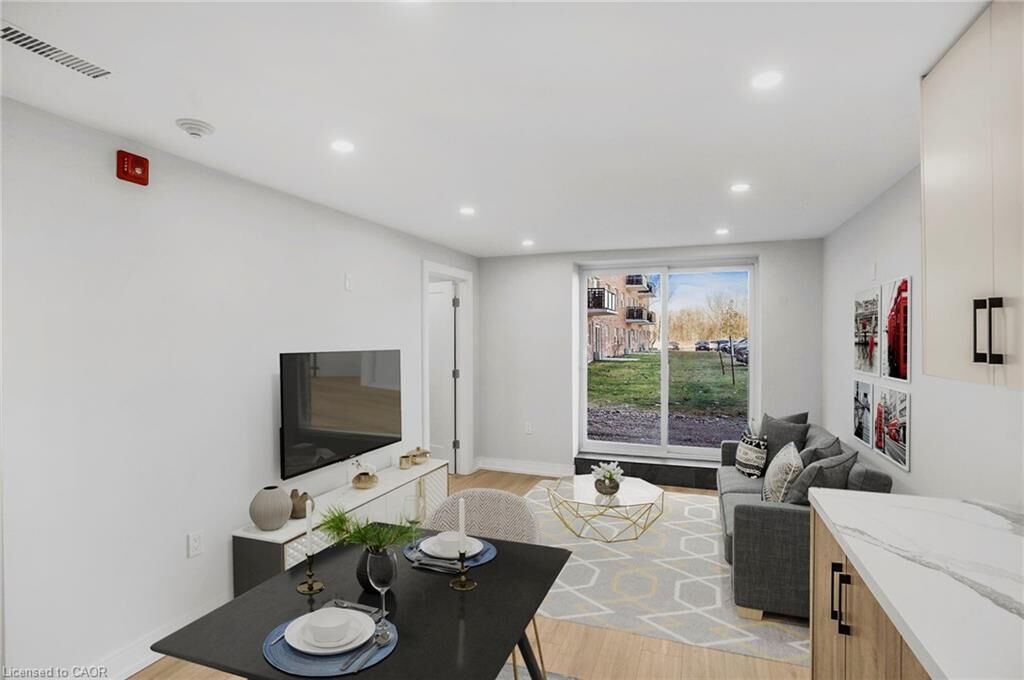Property Photo:  579 Clare Avenue 111  ON L3C 3B7 