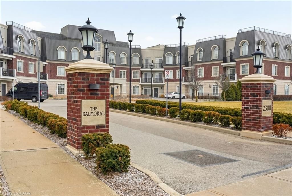 Property Photo:  2300 Upper Middle Road W 308  ON L6M 0T4 