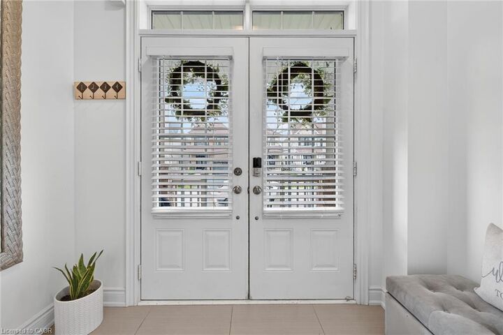 Property Photo:  43 Cromarty Avenue  ON N3W 0B6 