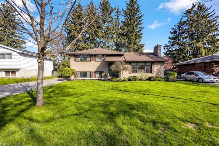 Property Photo:  82 Forsythe Avenue  ON N3R 3L8 