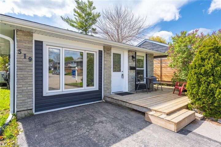 Property Photo:  519 Pinetree Crescent  ON N3H 4X4 