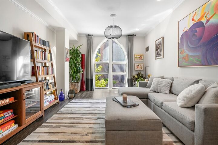 Property Photo:  2 Clarendon St 307  MA 02116 