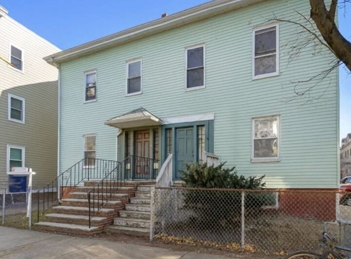 Property Photo:  64 Elm St Apt 2  MA 02139 