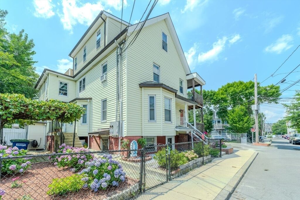 Property Photo:  29 Hanson St 1  MA 02143 