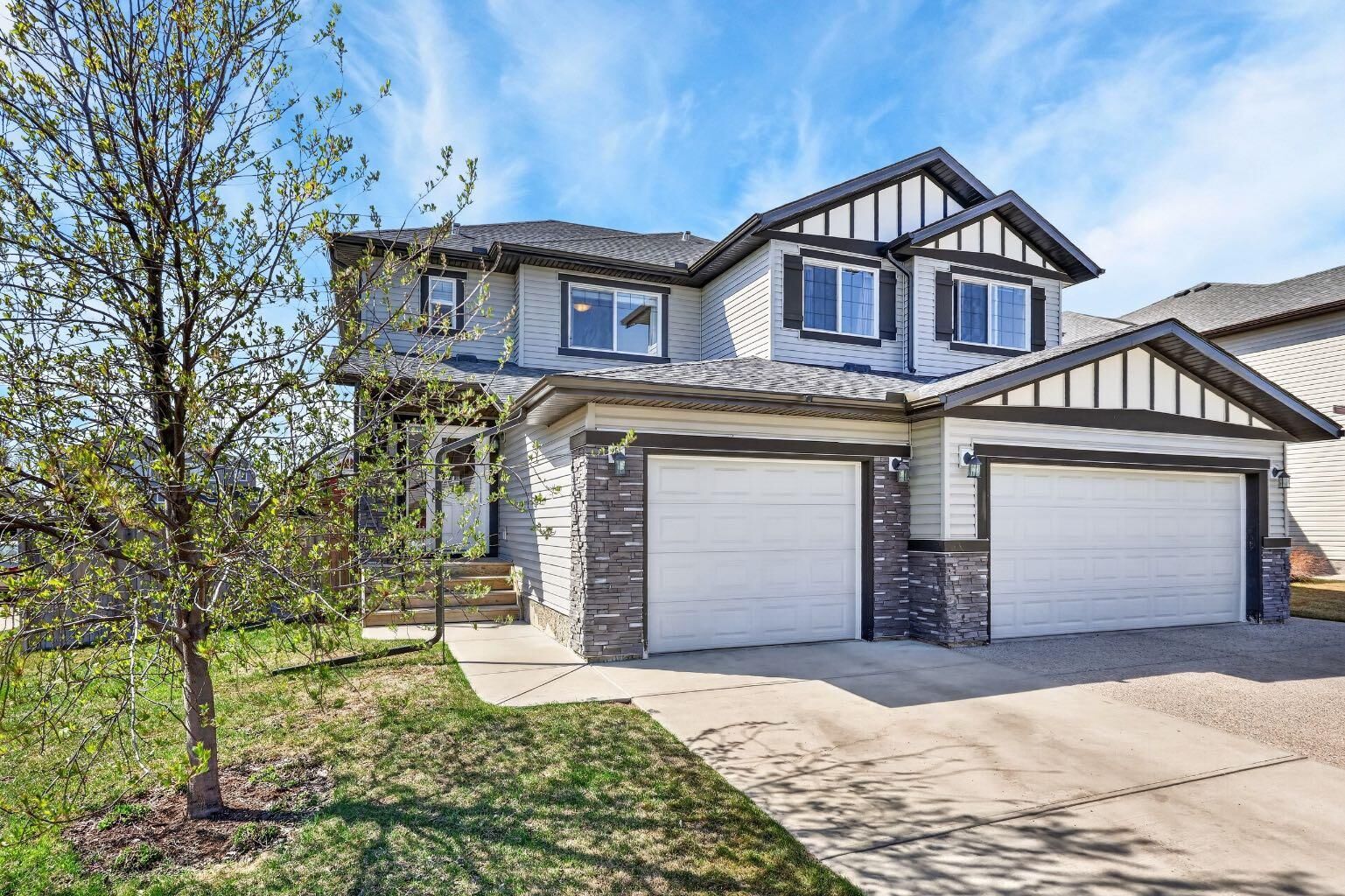 Property Photo:  1901 Baywater Alley SW  AB T4B 0T4 