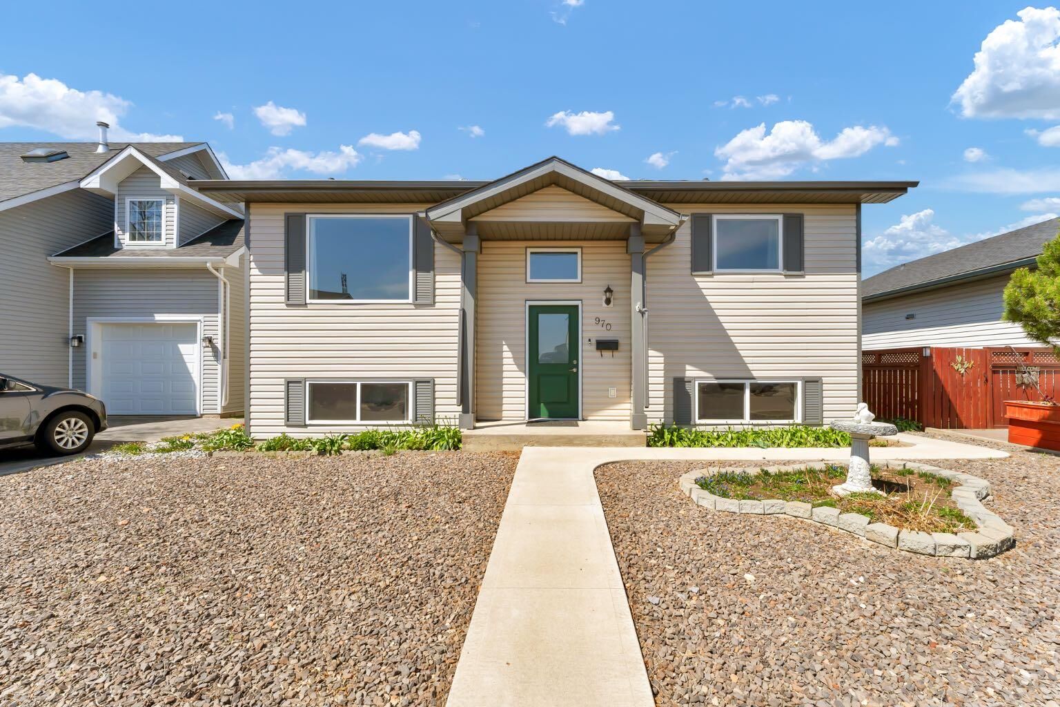 Property Photo:  970 Kipling Crescent SW  AB T0J 2P0 