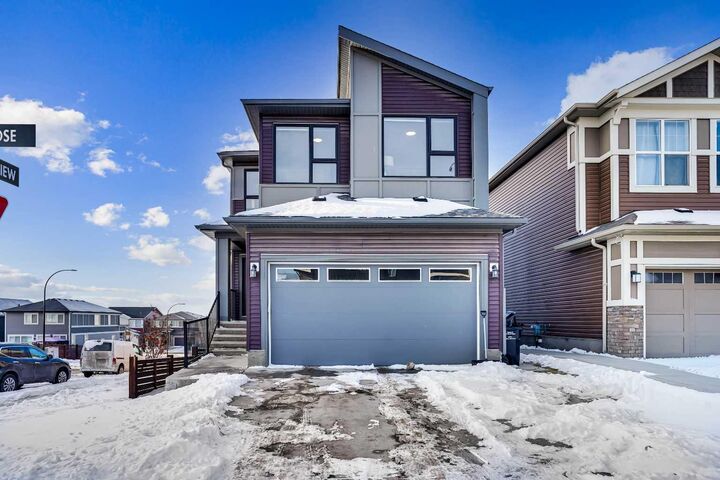 Property Photo:  210 Lucas Close NW  AB T3P 1Z4 