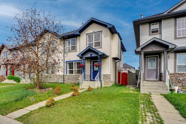 Property Photo:  19 Taravista Gardens NE  AB T3J 4K8 