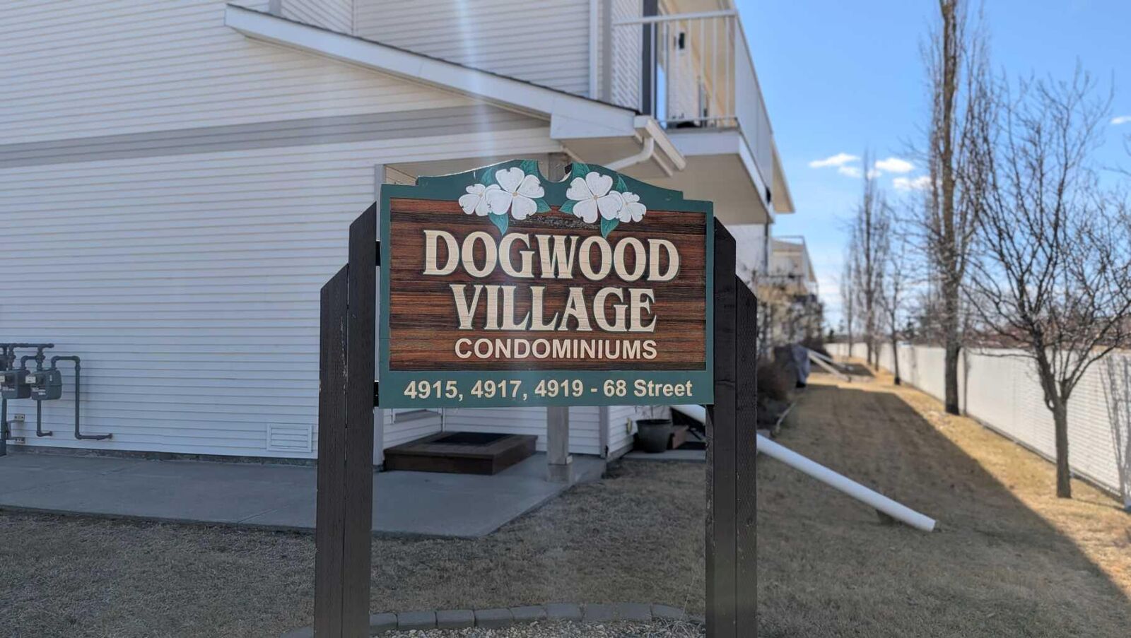 Property Photo:  4917 68 Street 101B  AB T4V 4T8 