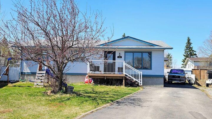 Property Photo:  409 400 Southridge Place  AB T0M 0W0 