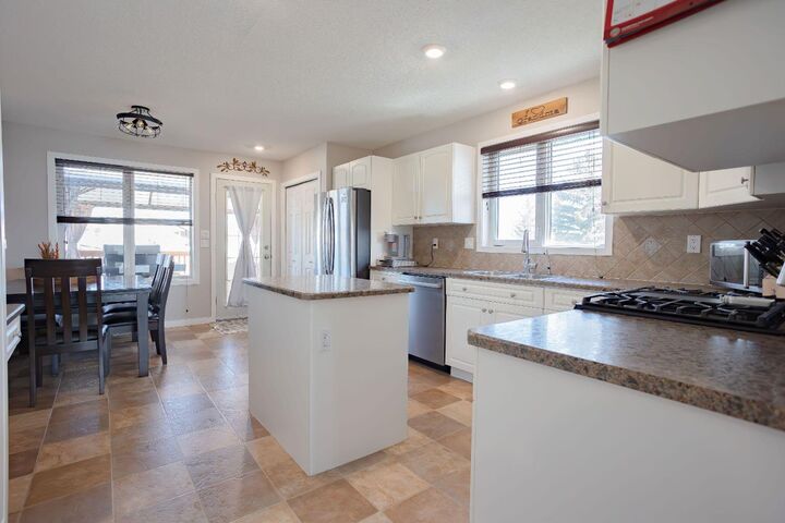 Property Photo:  945 22 Street  AB T9W 1T8 