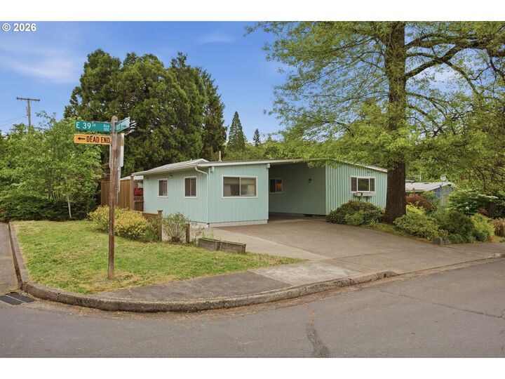 Property Photo:  105 E 39th Ave  OR 97405 
