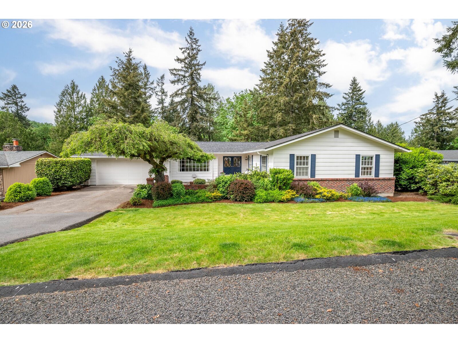 Property Photo: 303 E Cedar Ln WA 98632
