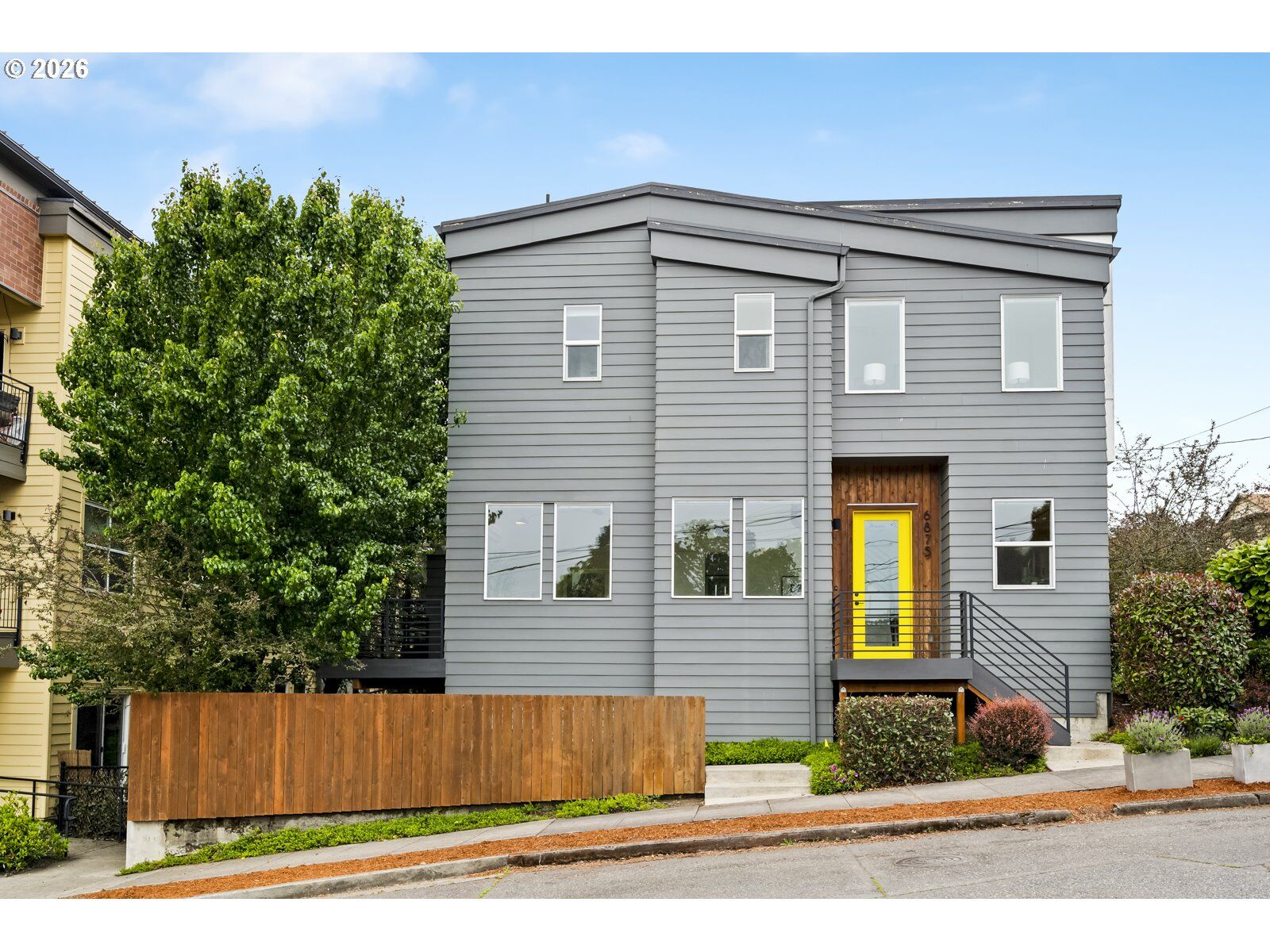 Property Photo:  6875 N Salem Ave  OR 97203 