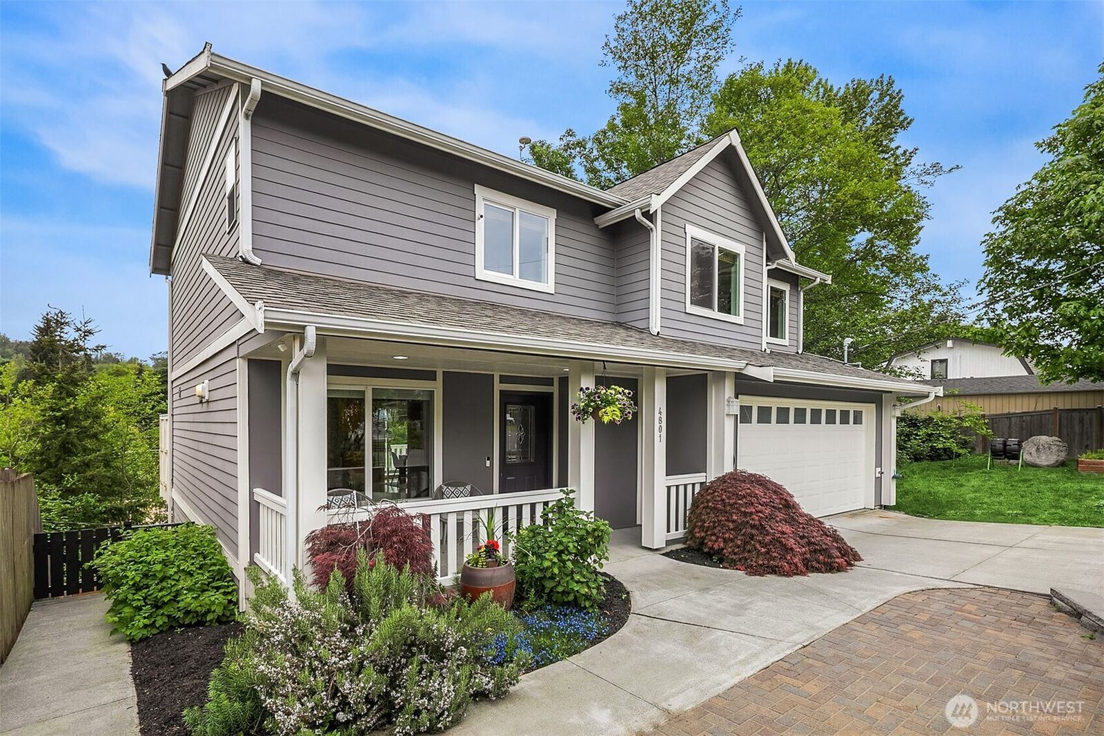 Property Photo:  4801  25th Avenue SW  WA 98106 