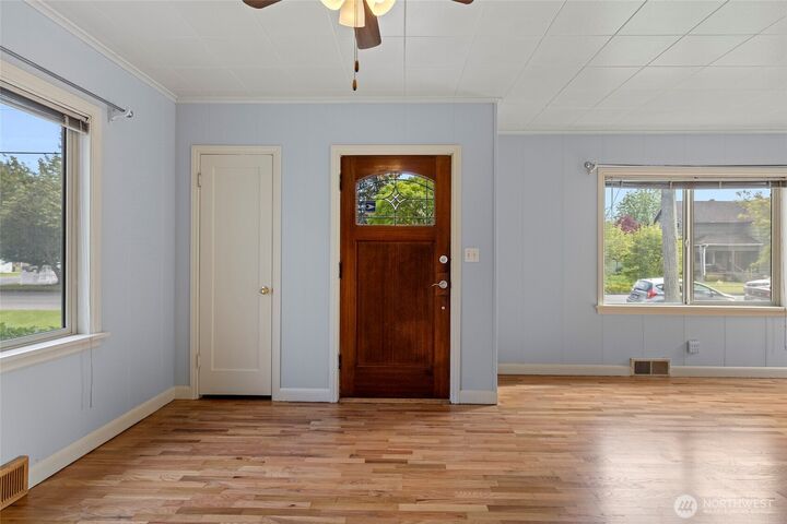 Property Photo:  428  Jameson Street  WA 98284 