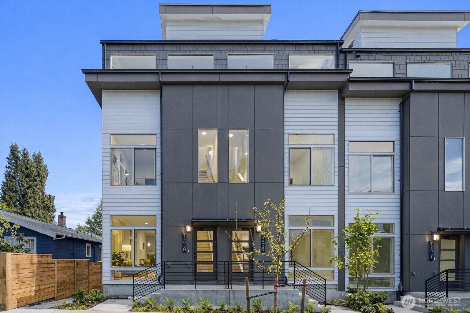 Property Photo: 1203 B N Allen Place WA 98103