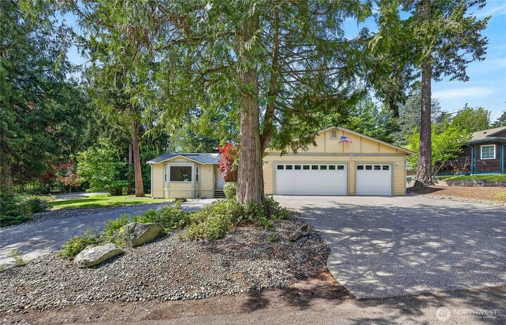 Property Photo:  325  Snohomish Drive  WA 98257 