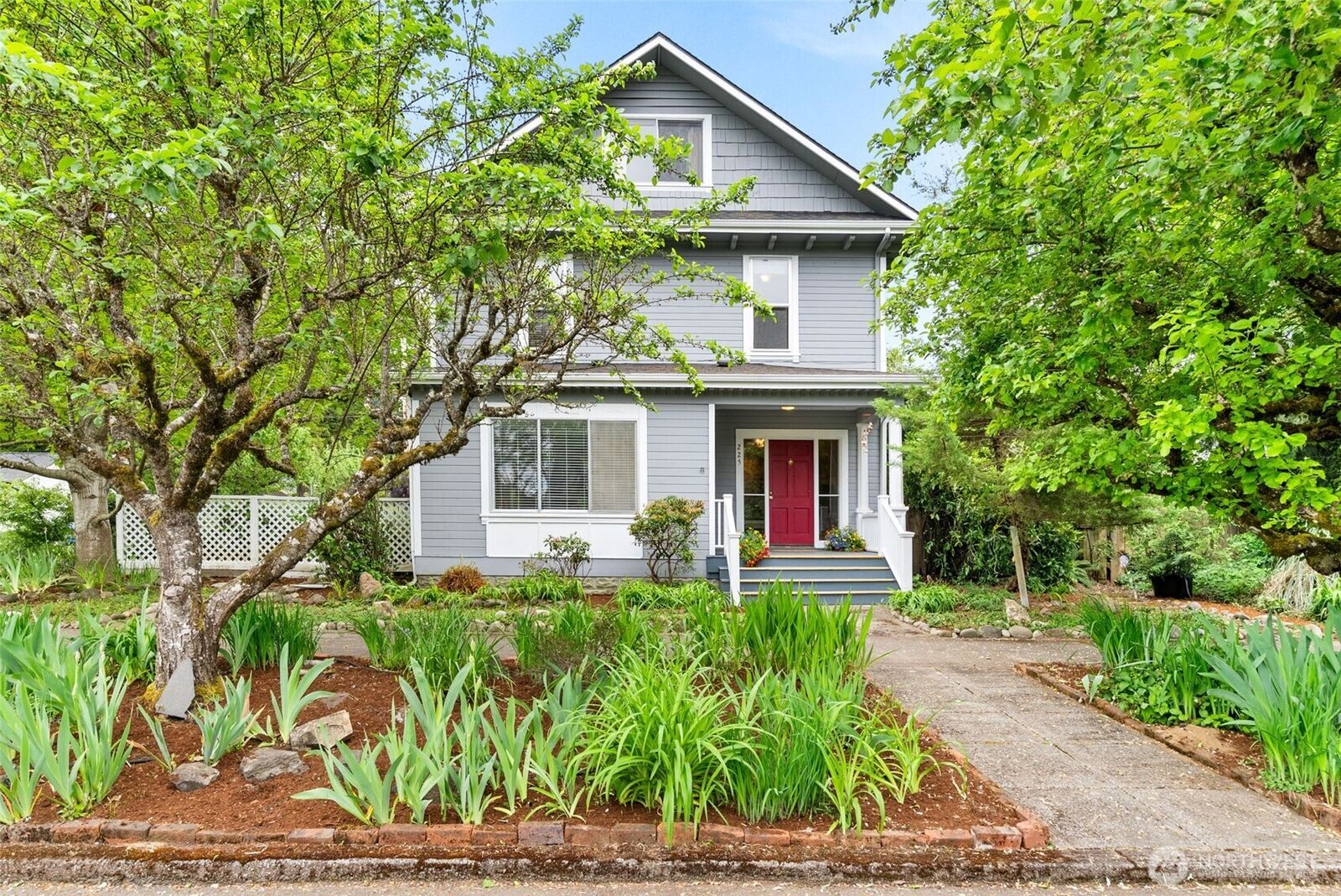Property Photo:  225  17th Avenue SE  WA 98501 
