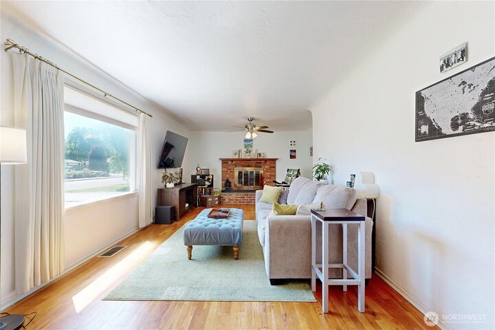 Property Photo:  1328  Modoc Street  WA 99362 