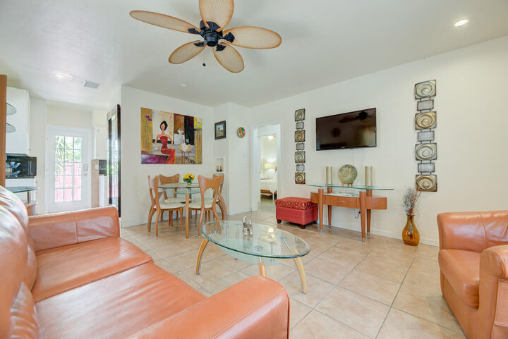 Property Photo:  1136 NE 17th Way  FL 33304 