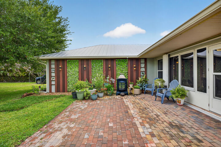 Property Photo:  5606 Silver Oak Drive  FL 34982 