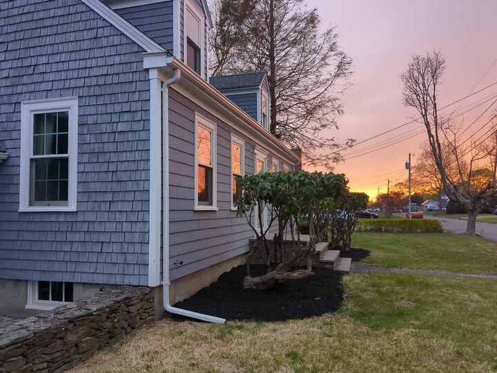 Property Photo:  80 Kingswood Road  RI 02809 