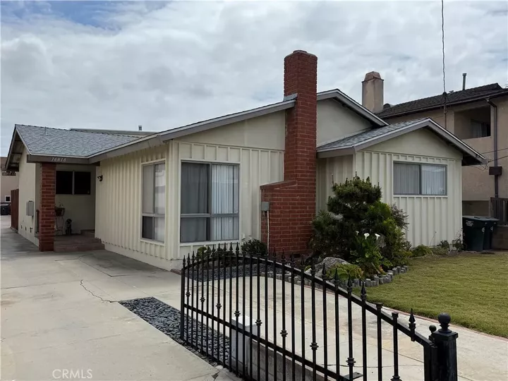 Property Photo:  16818 S Dalton Avenue  CA 90247 