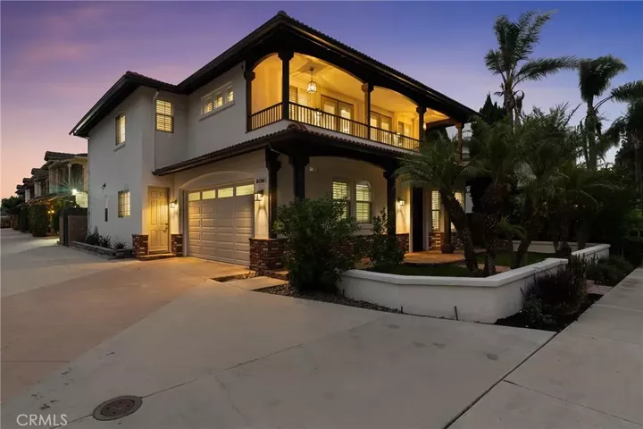 Property Photo:  267 Mesa Dr  CA 92627 